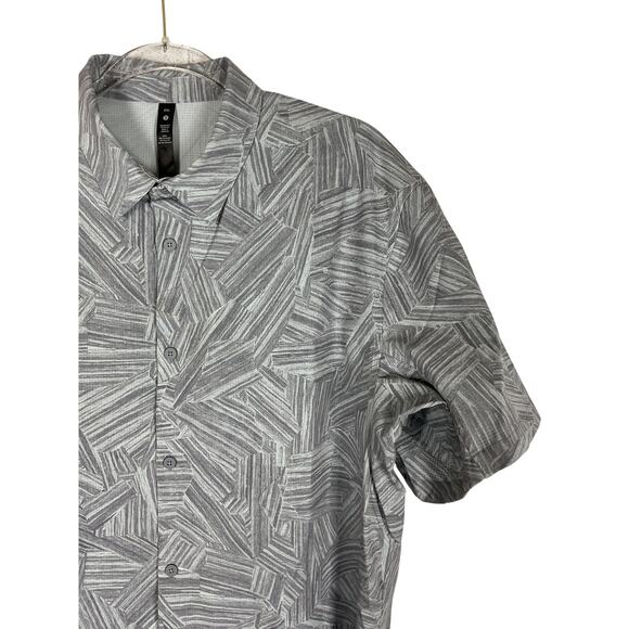 Lululemon Men's Airing Easy Short-Sleeve Shirt in Gray Pattern Size‎ XXL - Picture 5 of 7